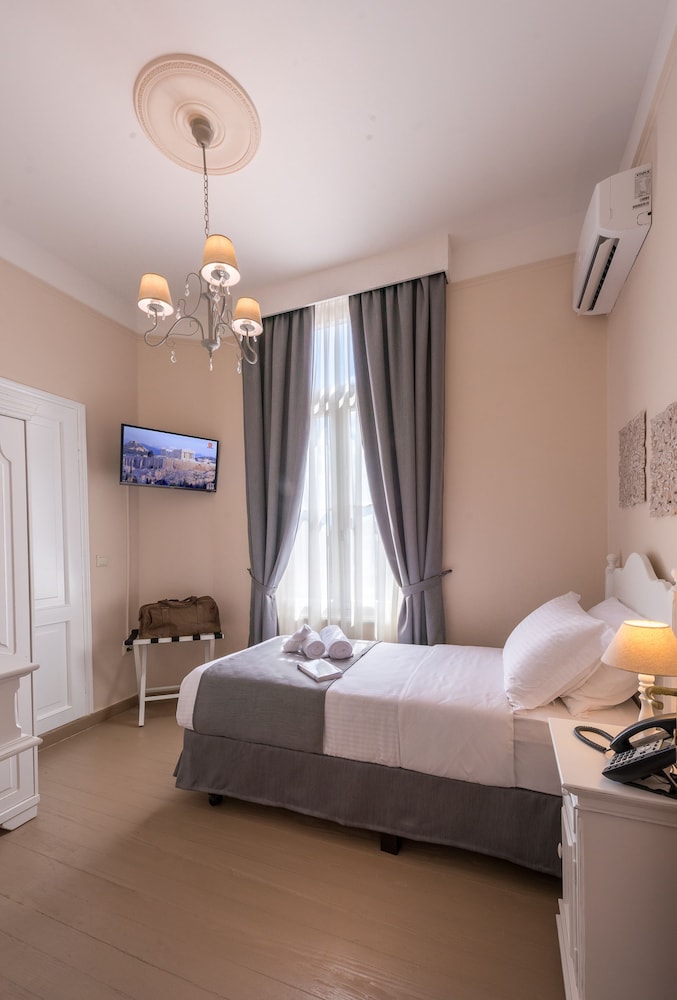 STANDARD, SINGLE, ACROPOLIS VIEW, HILL VIEW