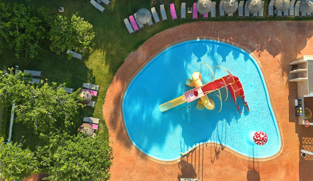 Universal Hotel Romantica 40/63