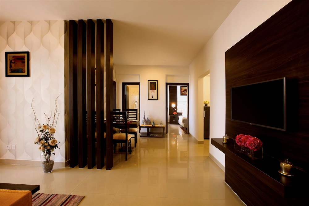 GOLDEN TULIP BHIWADI 22/33