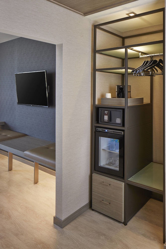 AC Hotel Des Moines East Village 19/48