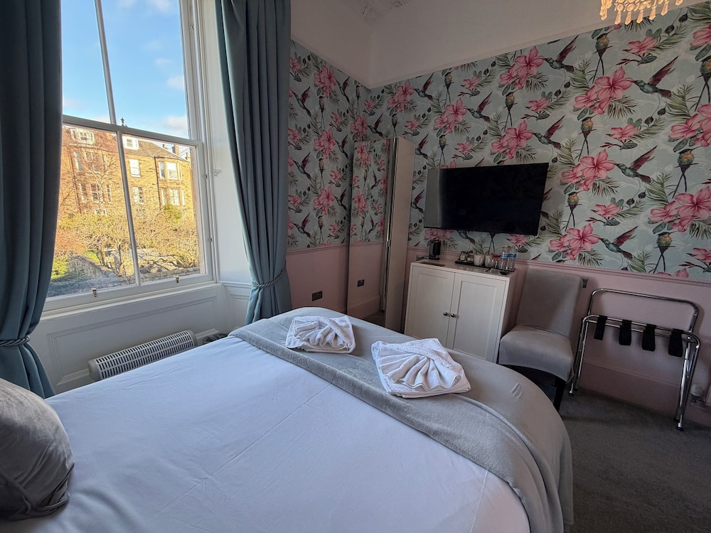 Clarin Guest House 14/28