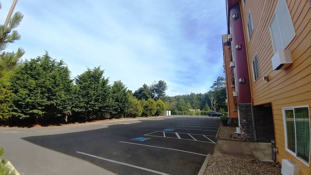 Palace Inn Suites Lincoln City 3/38