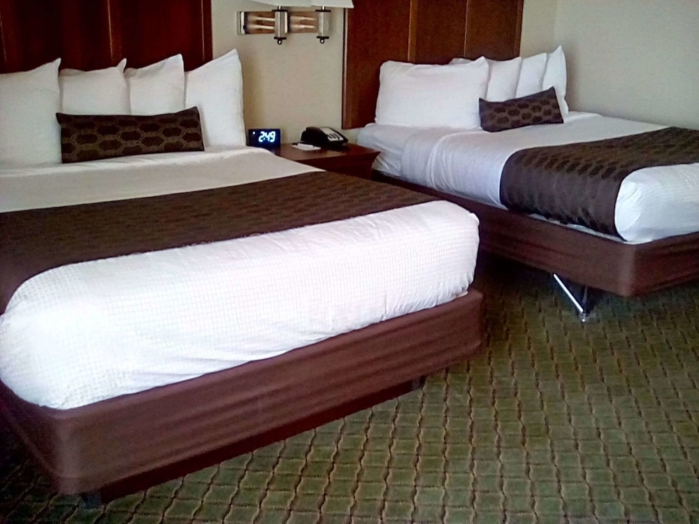 Best Western Plus MidAmerica Hotel 11/33