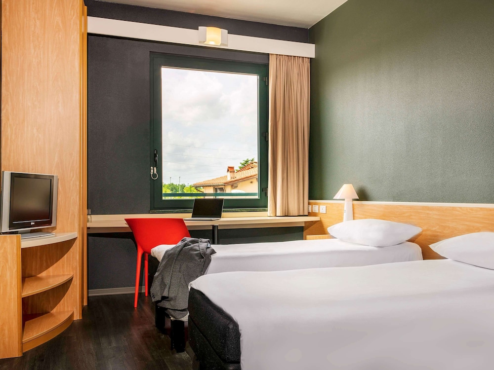 IBIS FIRENZE PRATO EST 29/73
