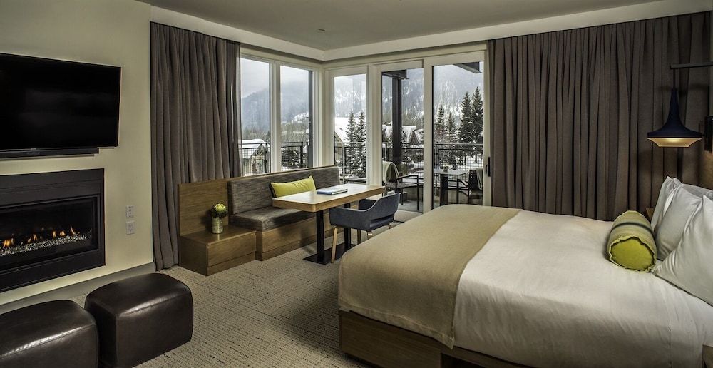 Limelight Ketchum Idaho 24/74