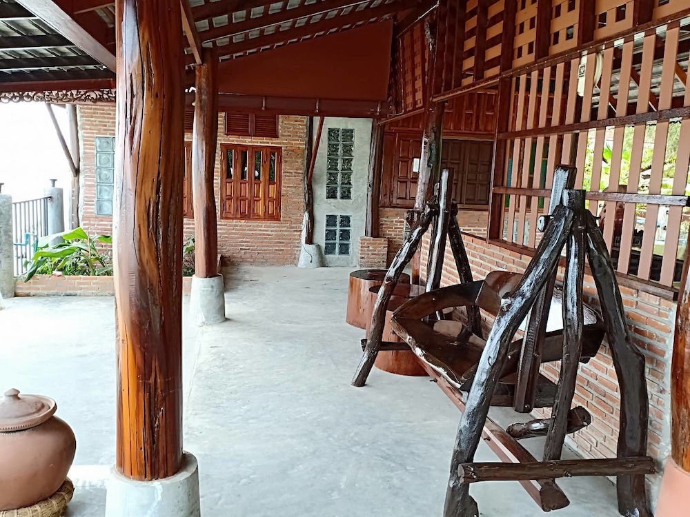 Rim Nam Kong Homestay & Campsite 25/40