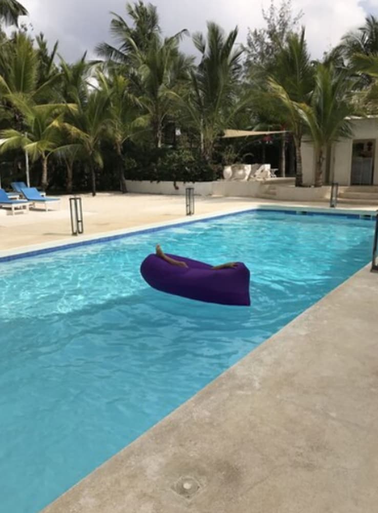 The Villa Luxury Suites Hotel 14/43