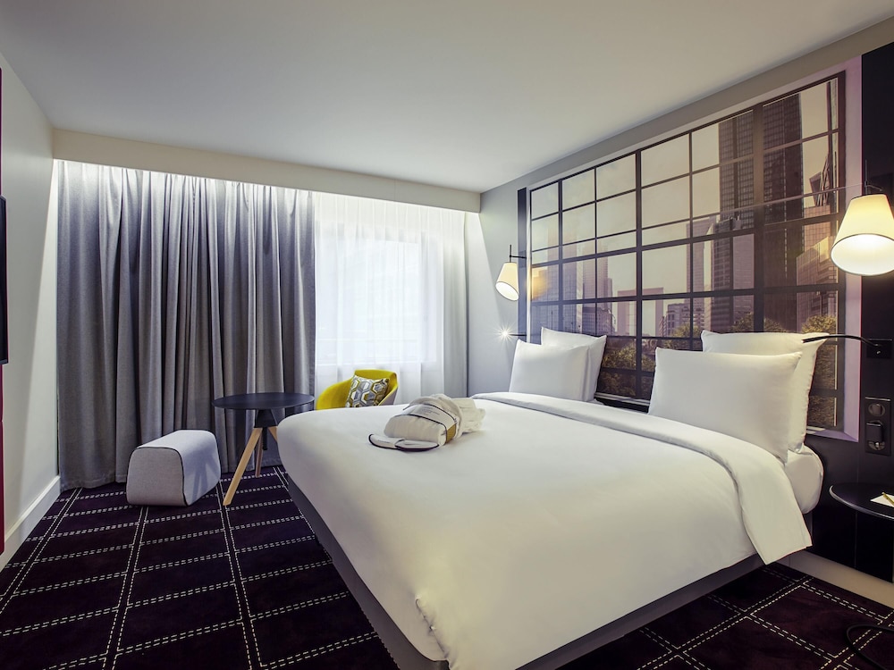 Mercure Paris La Défense Grande Arche 30/80