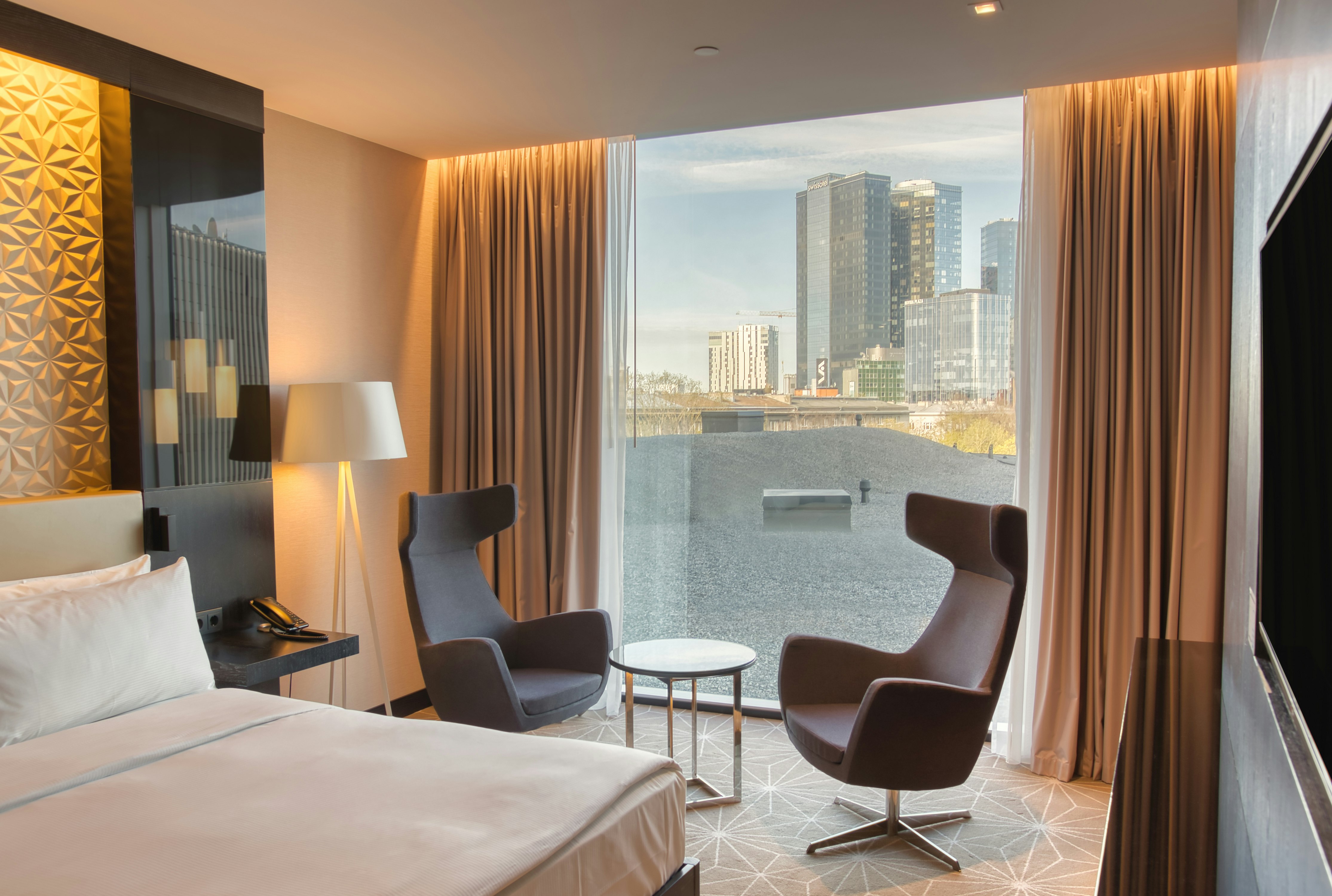 Large Bay Suite