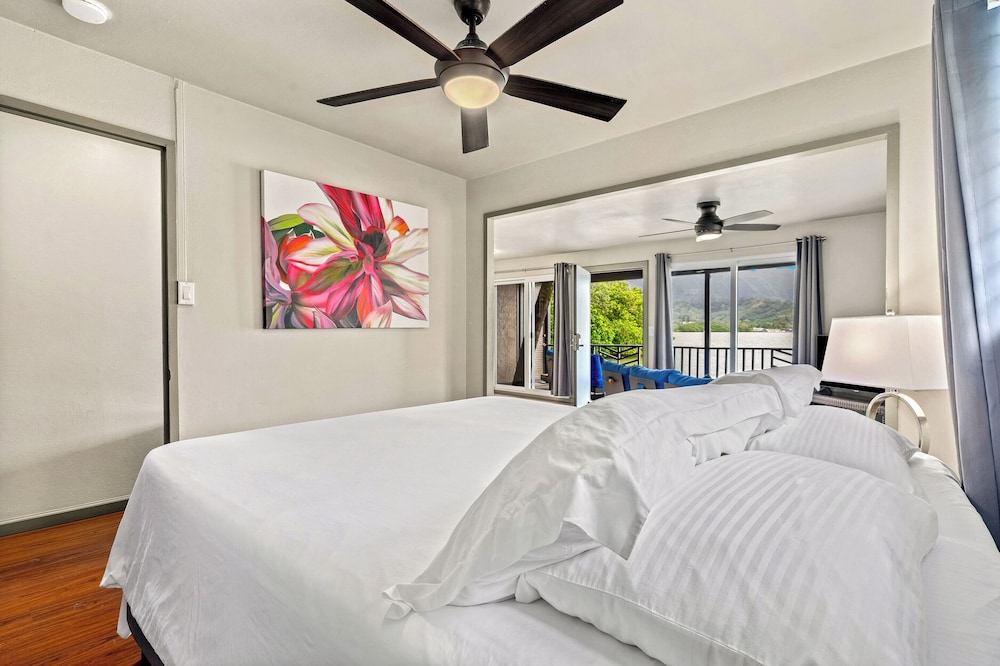 1 BEDROOM, COTTAGE, WATER FRONT, KITCHENETTE