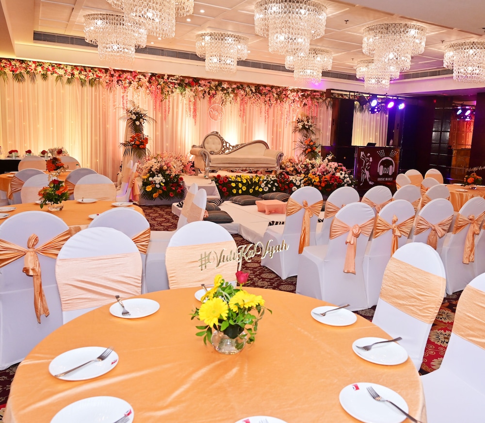 DS Clarks Inn Gurgaon 28/42