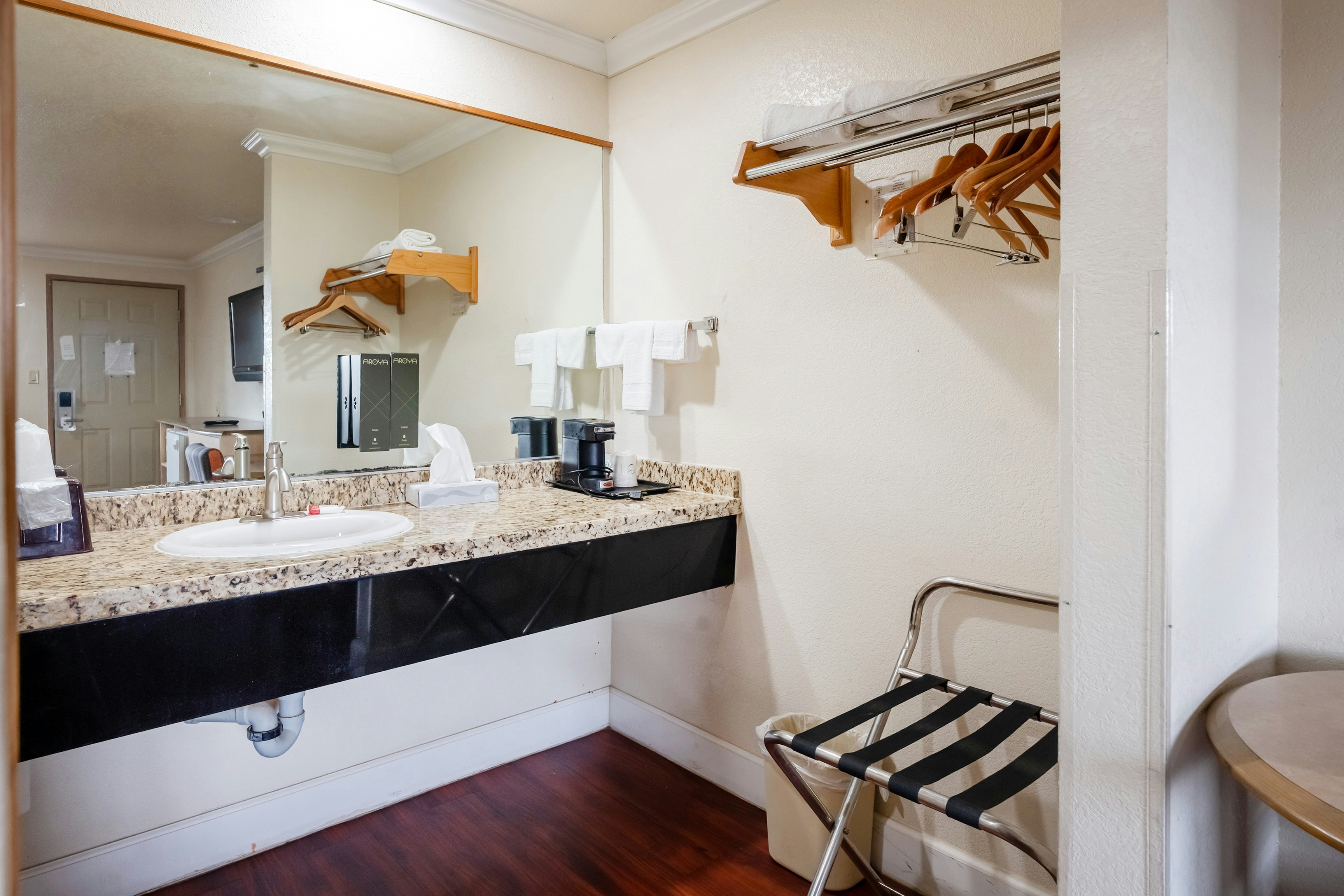 Budget Inn Corcoran Near Tulare CA 43 49/50