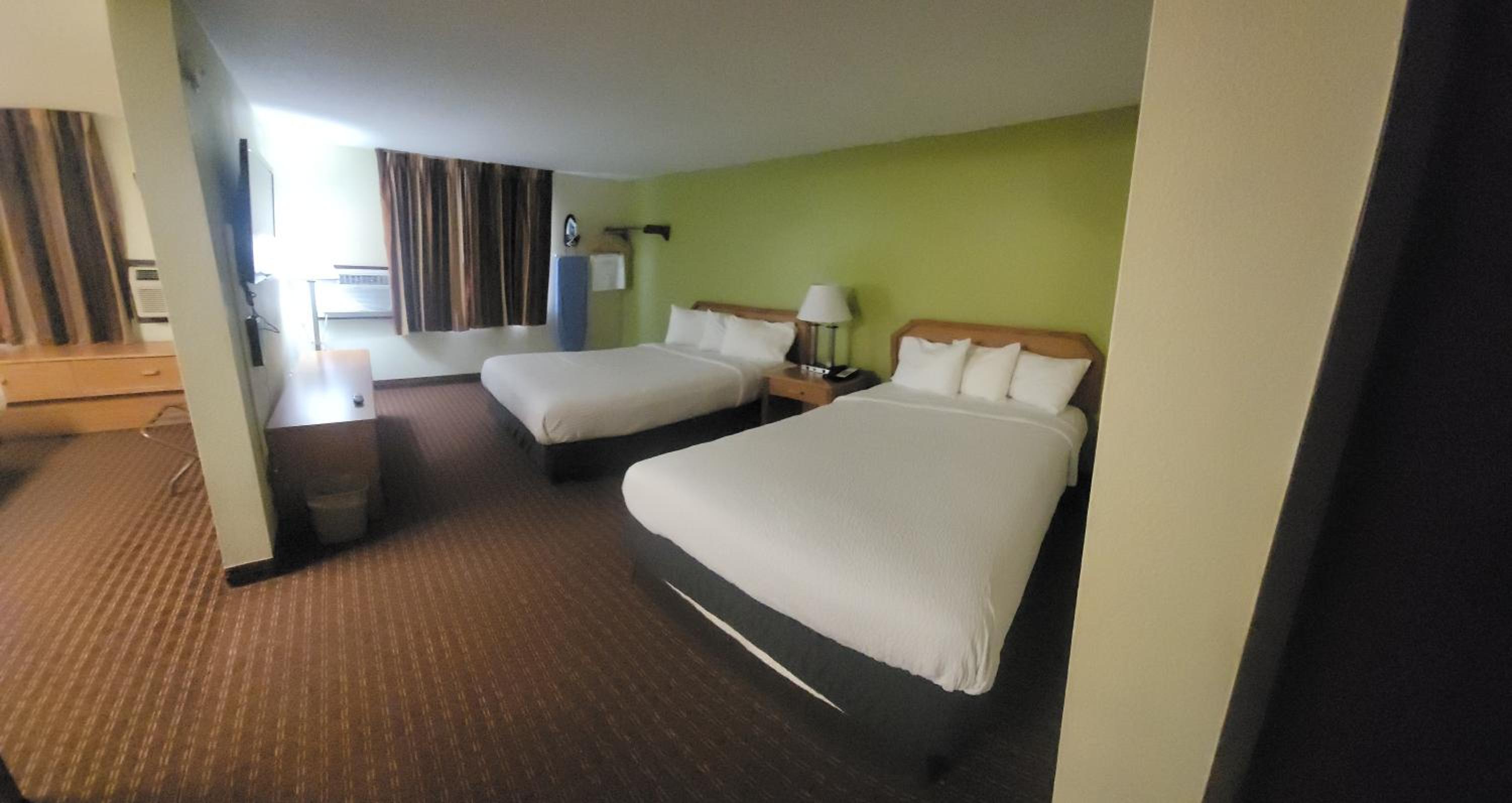 Studio, Suite, 3 Double Beds, Kitchenette