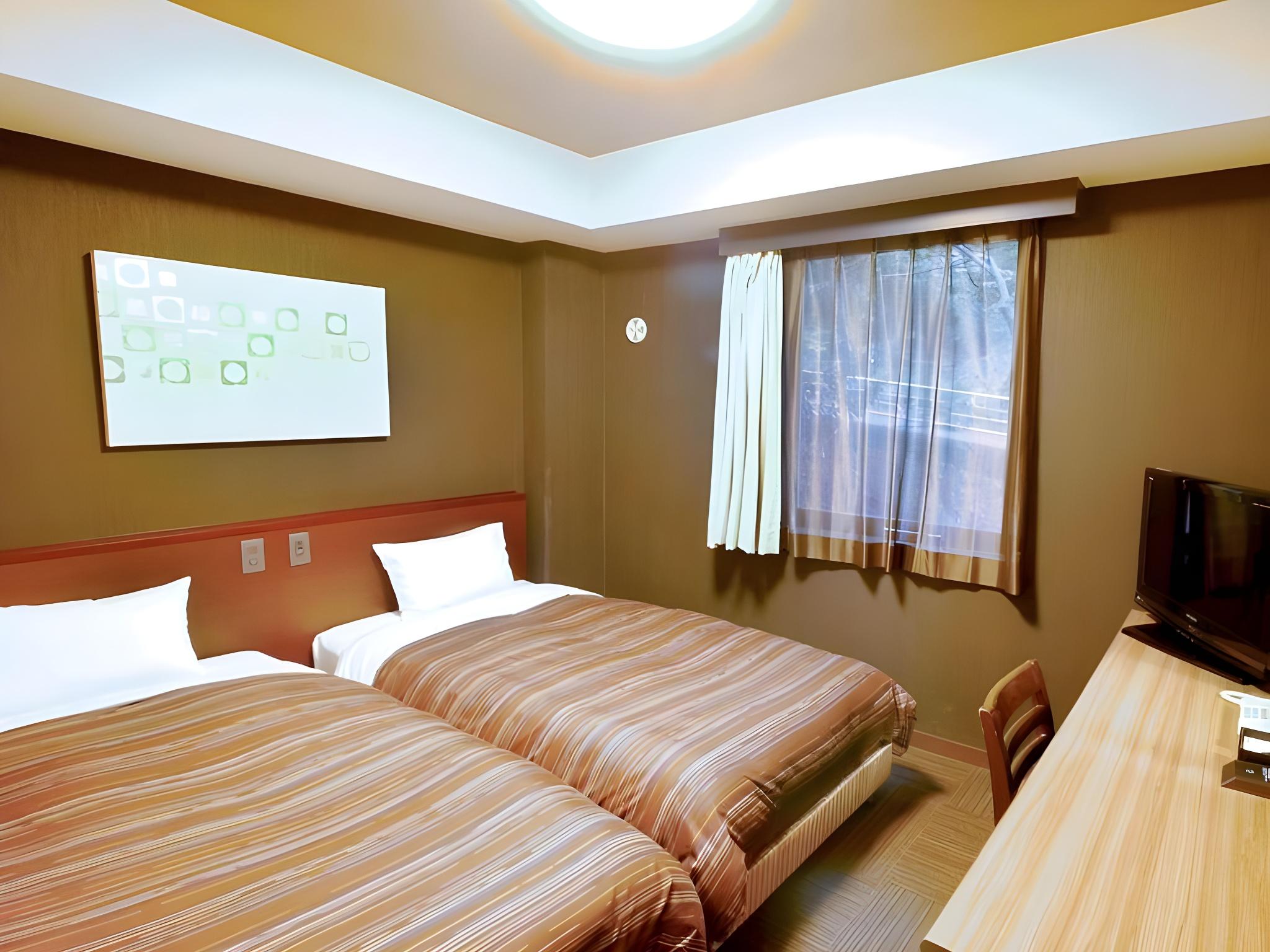 Room, 2 Double Beds, No Window, Smoking