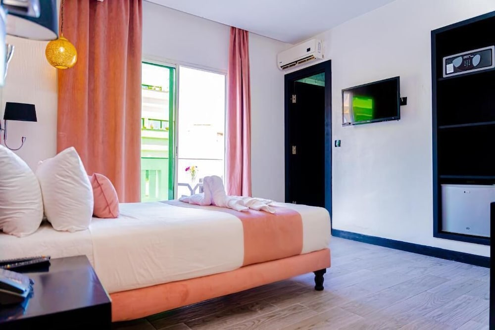 Hotel Les Ambassadeurs 10/35
