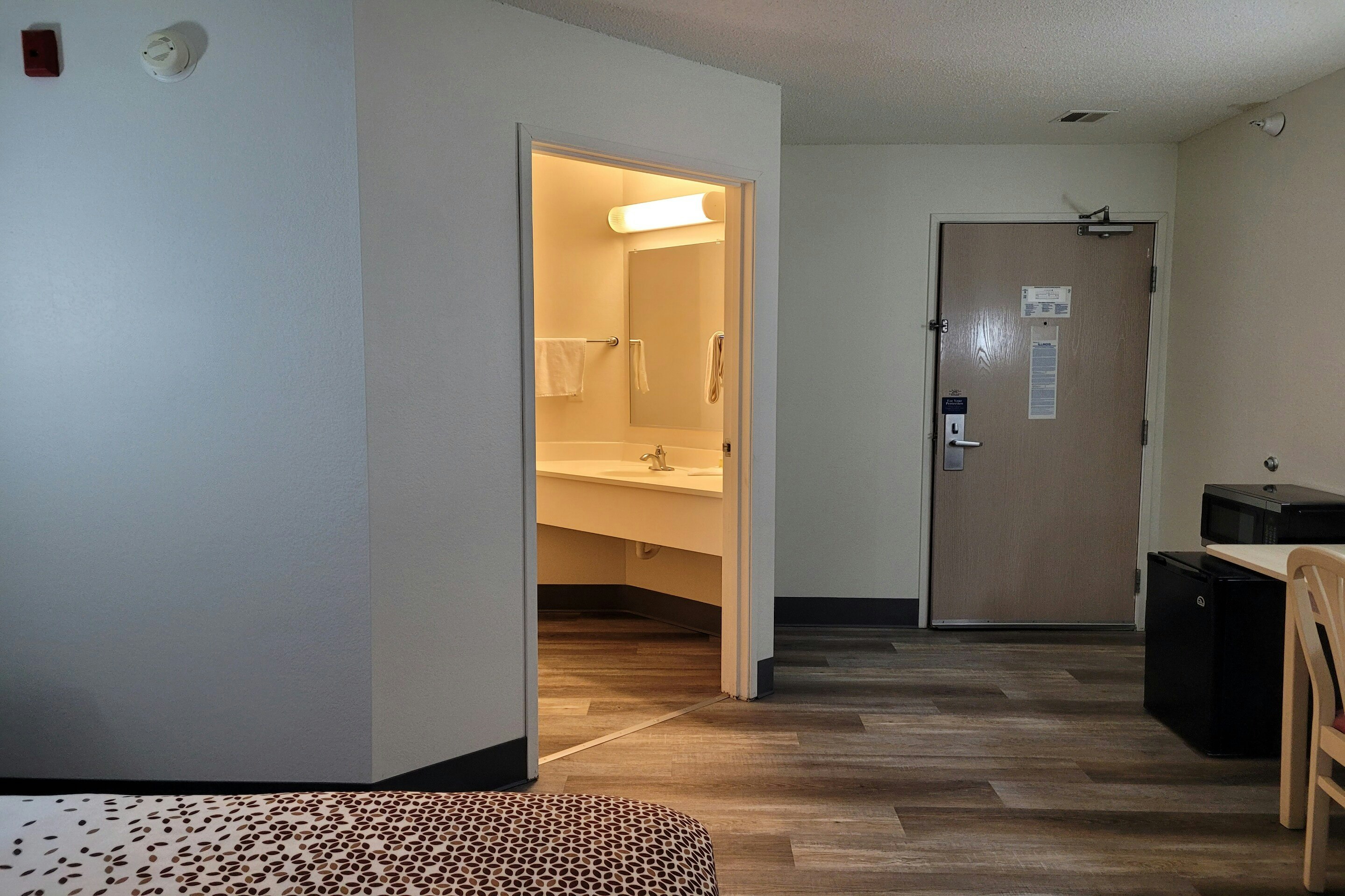 Modern Stay 39 Lakeview By OYO Minonk 31/50