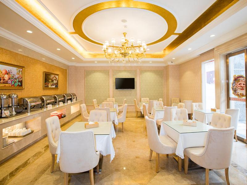 Vienna Classic Hotel (Huizhou Dahuxi) 38/39