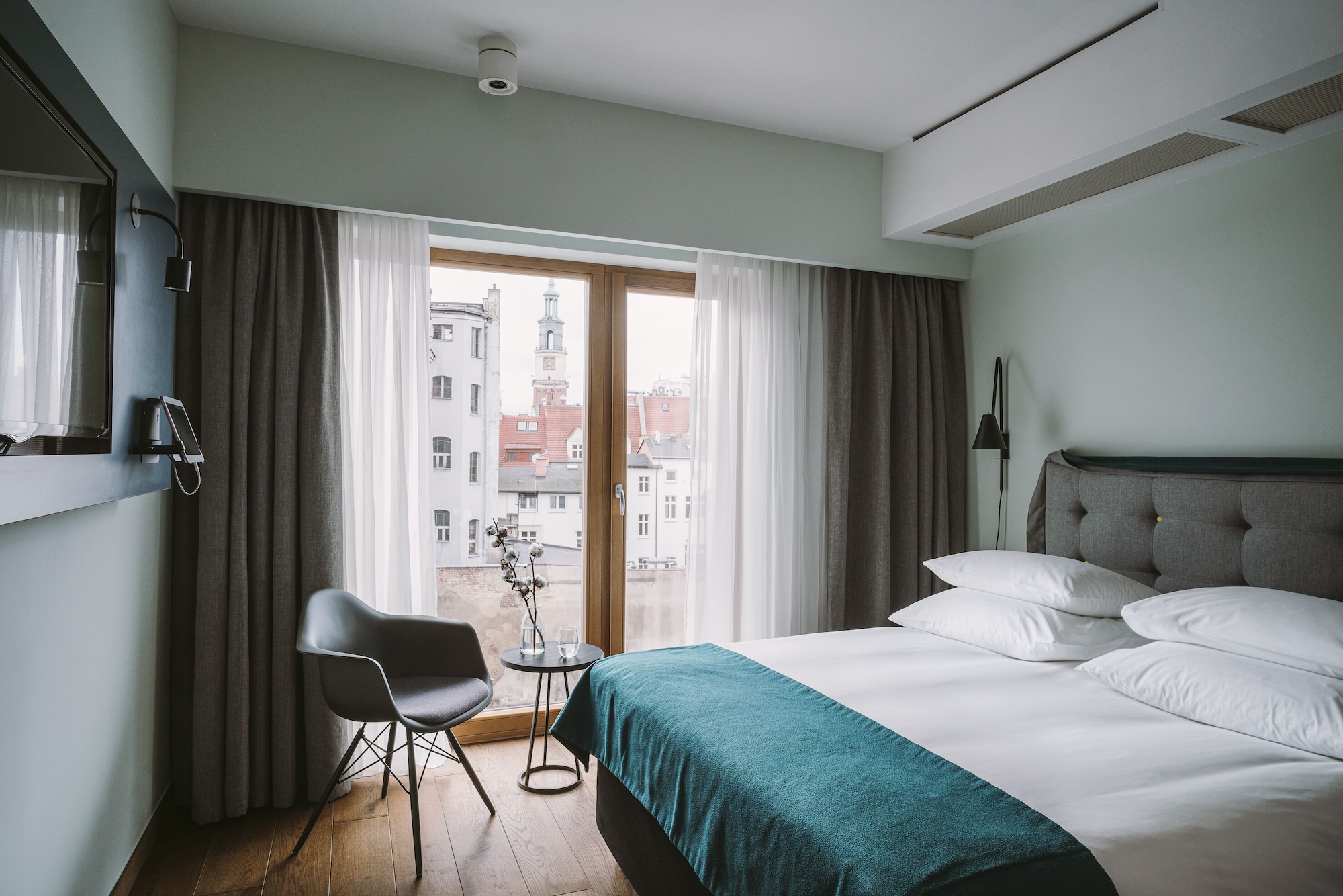 CLASSIC, QUEEN BED