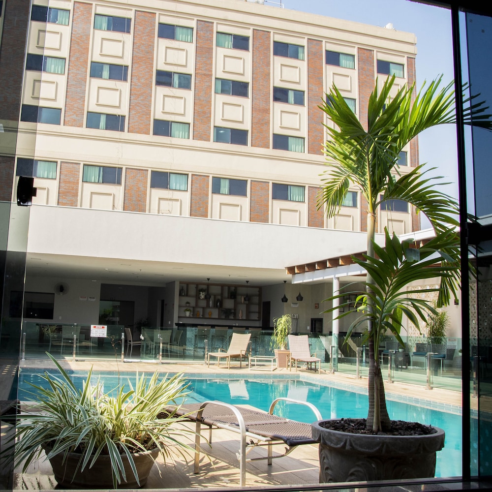 Golden Plaza Hotel 3/50