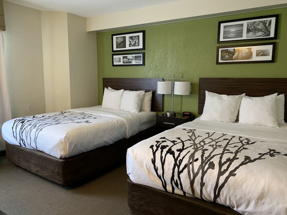 Spark by Hilton Louisville Airport 10/50