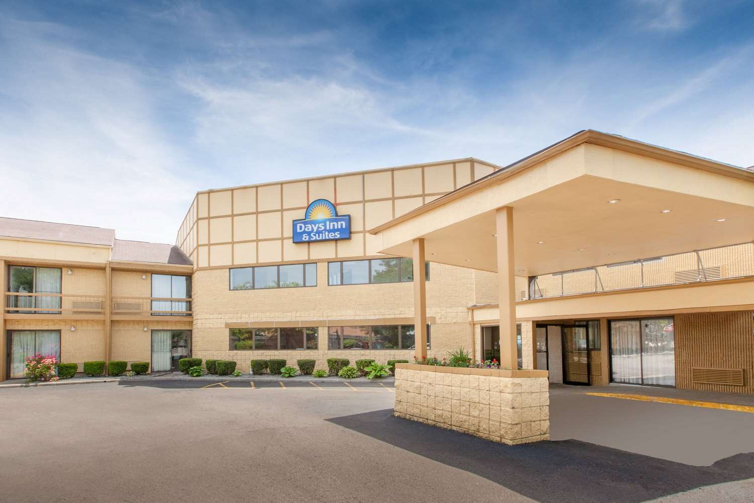 Days Inn & Suites by Wyndham Madison Heights MI 2/20