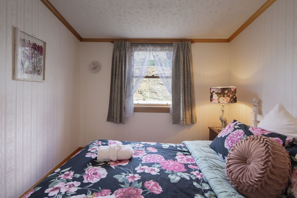 Settlers Cottage Motel 17/64