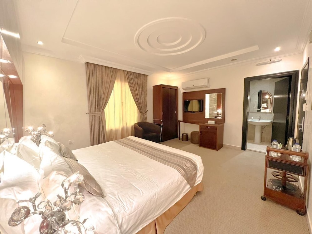 Loren Suites Al Salamah 12/50