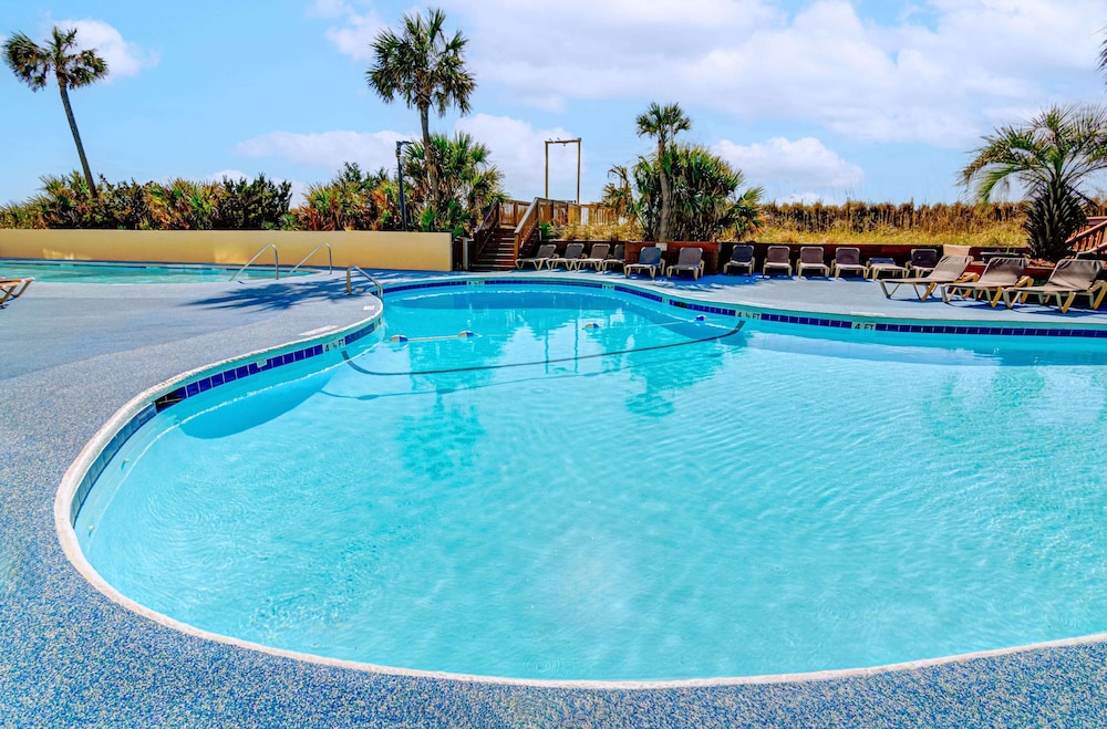 Beach Cove Resort 46/75