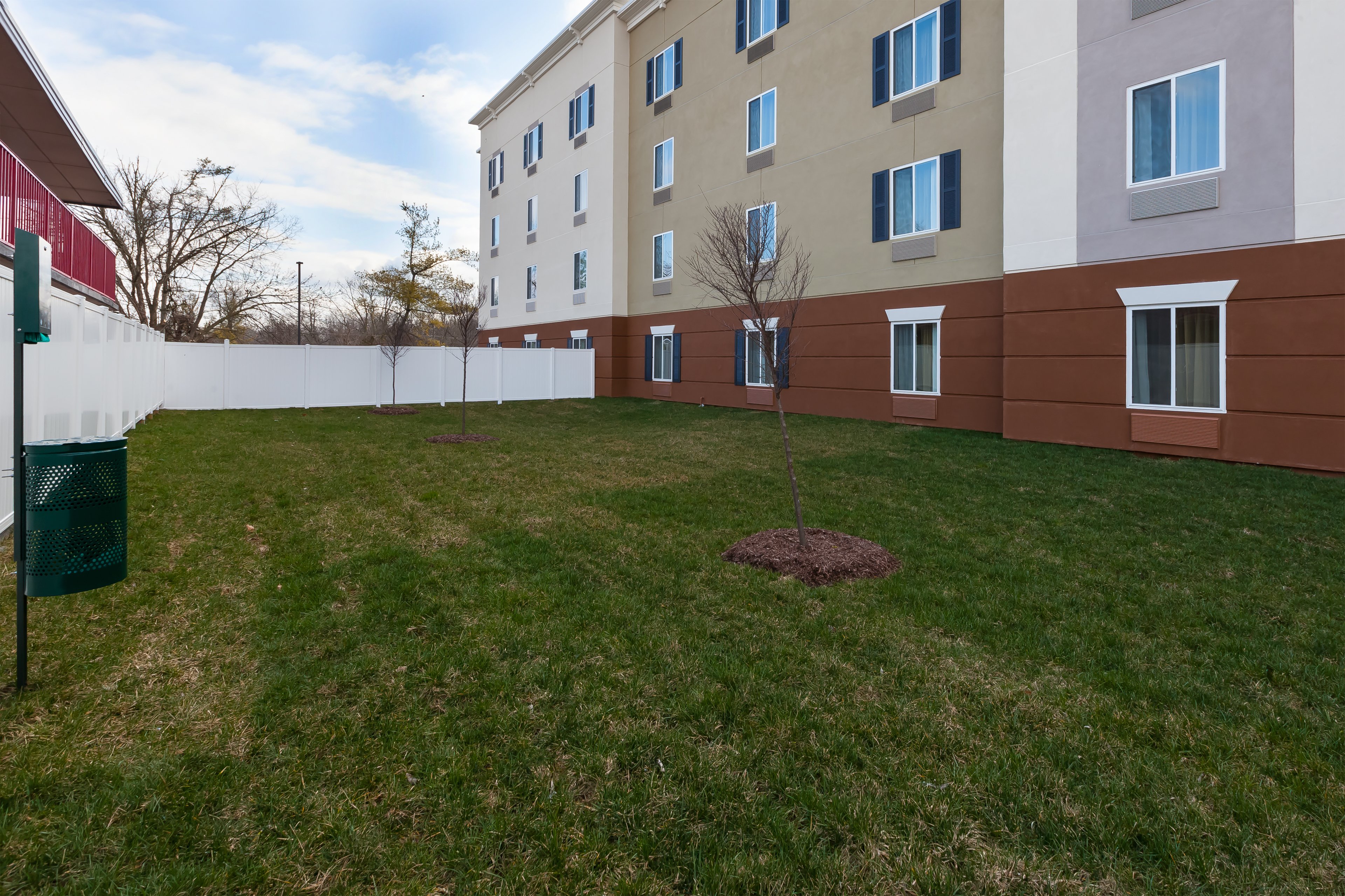 Candlewood Suites Louisville Northeast 32/33
