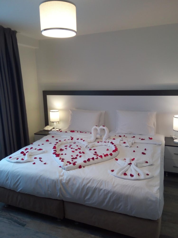 Eva Otel 22/50