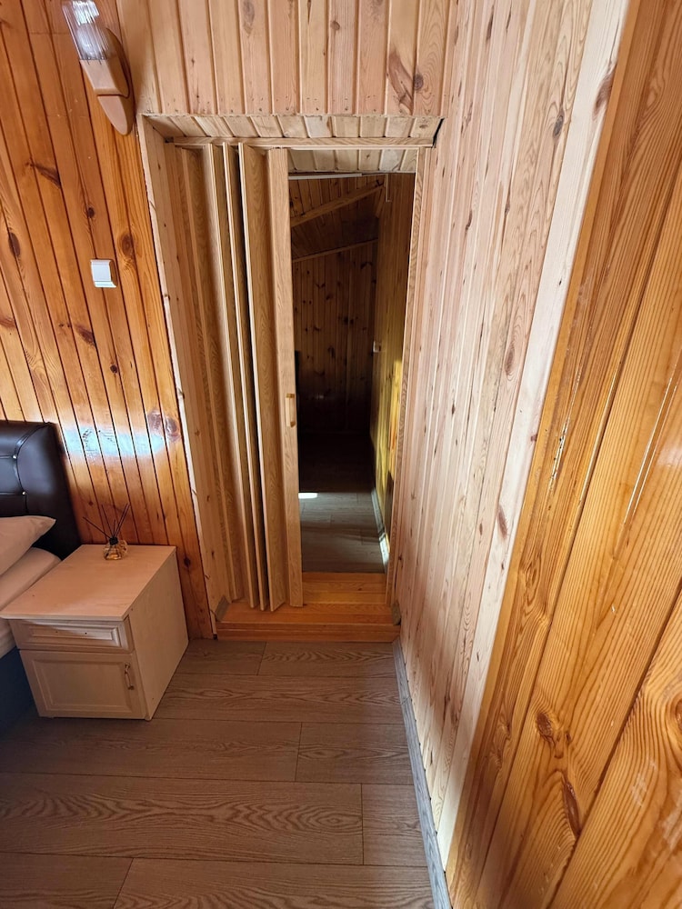 Ozkan Hotel 18/50