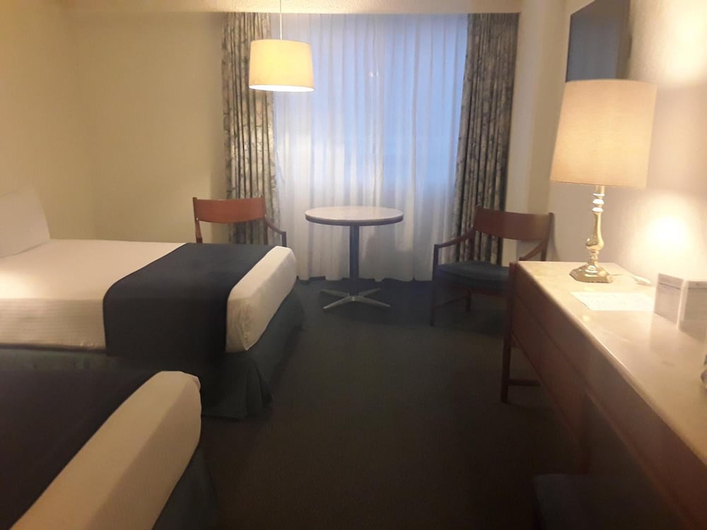 Bristol Hotel 15/62