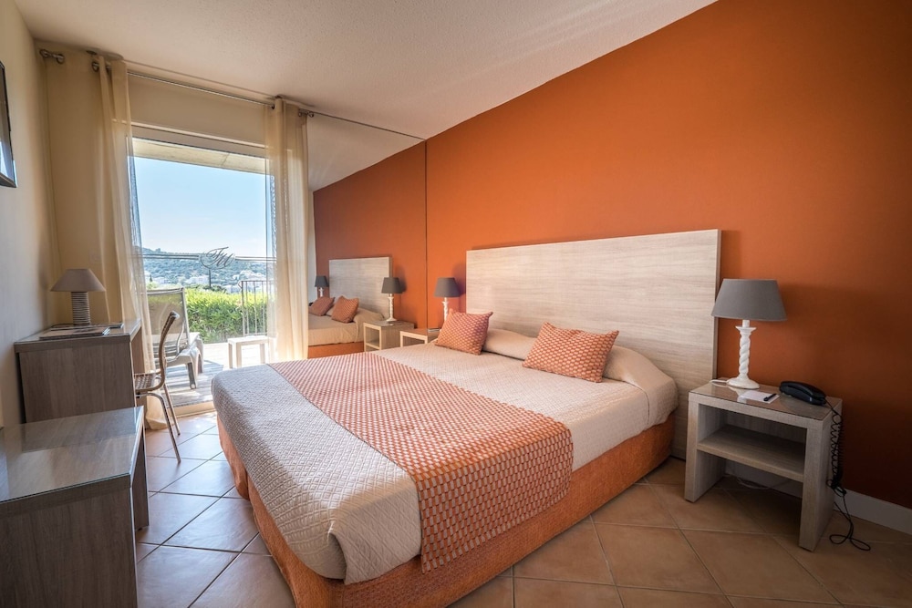 Hotel Funtana Marina 3/32