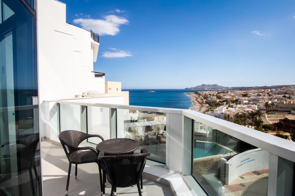 Ch Cabo de Gato Ex Valhalla Hotel and Spa 38/42