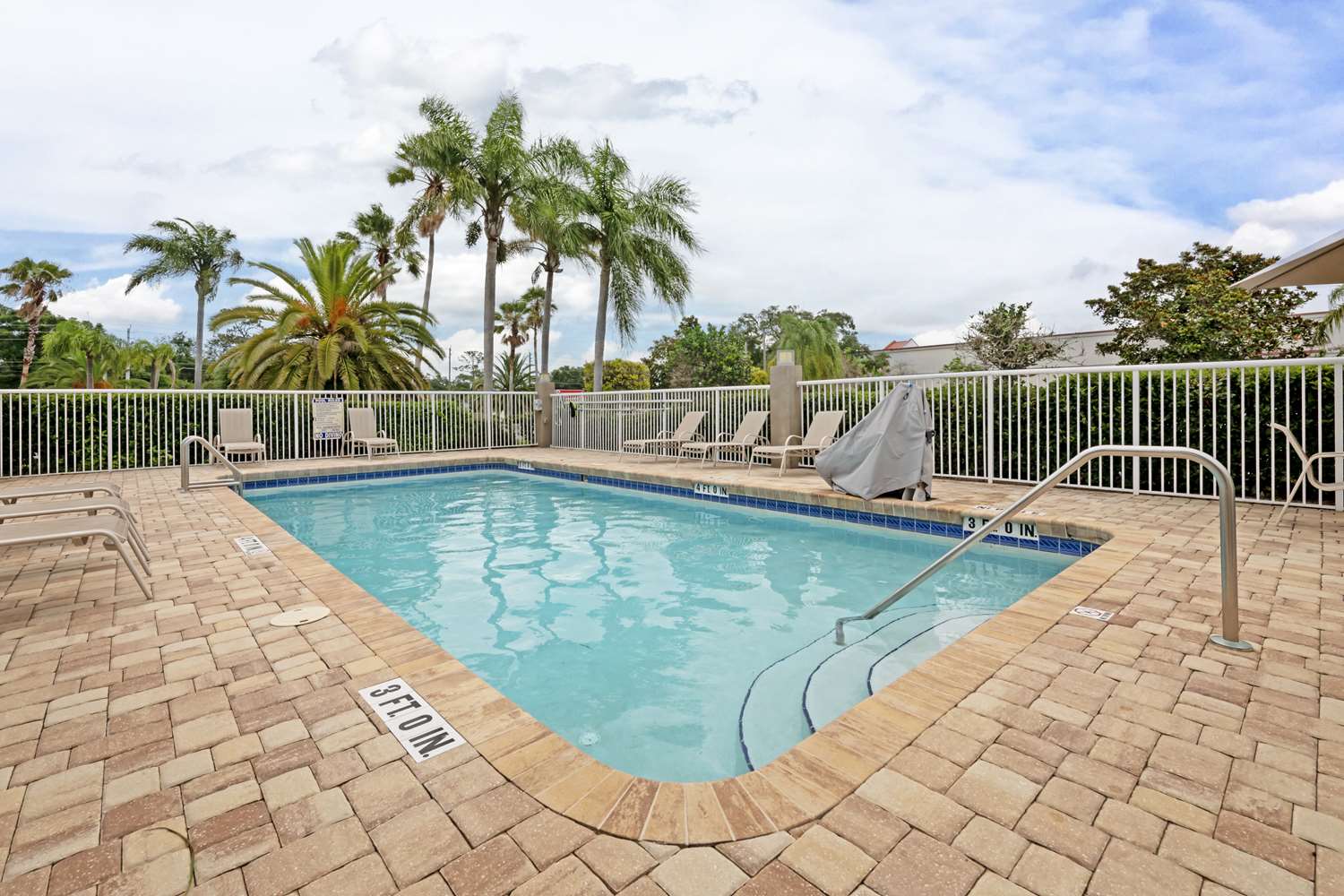 Best Western Edgewater Inn 36/37