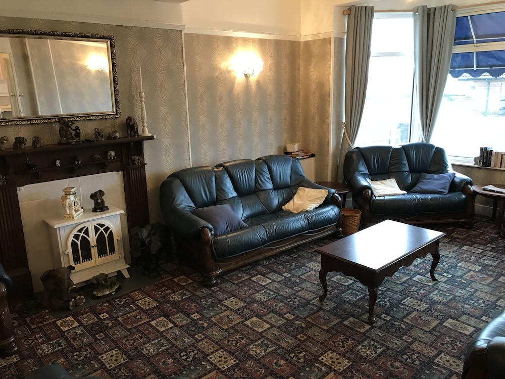 North Parade Seafront Accommodation 26/50