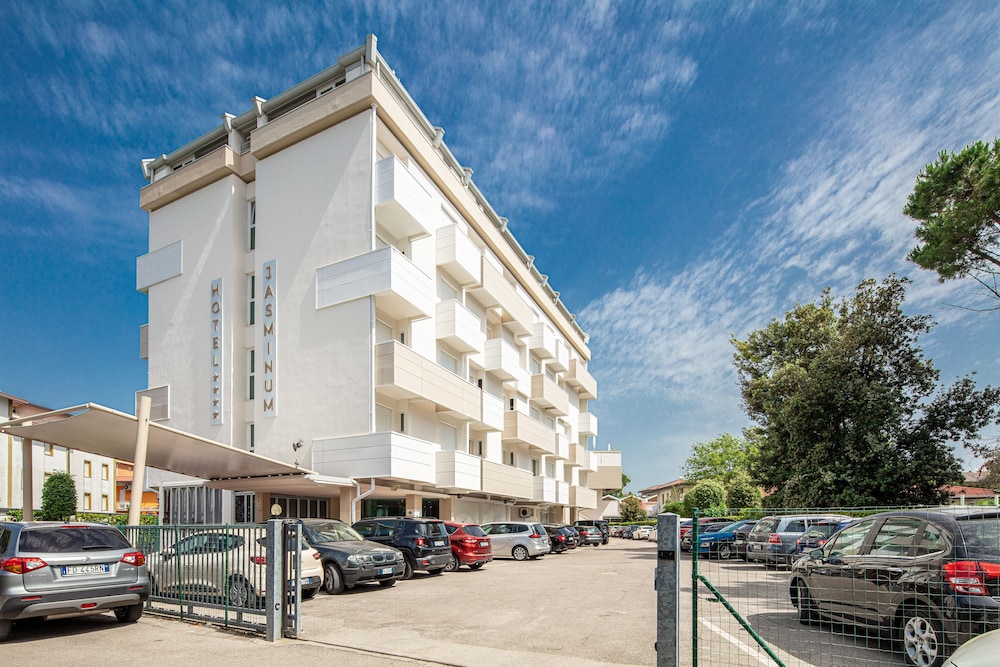 Hotel Jasminum 28/34