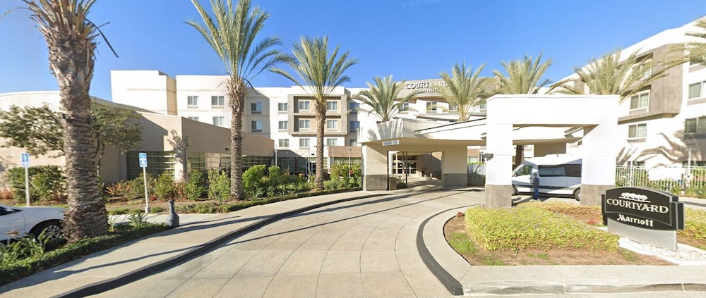 Courtyard Long Beach Airport 58/61