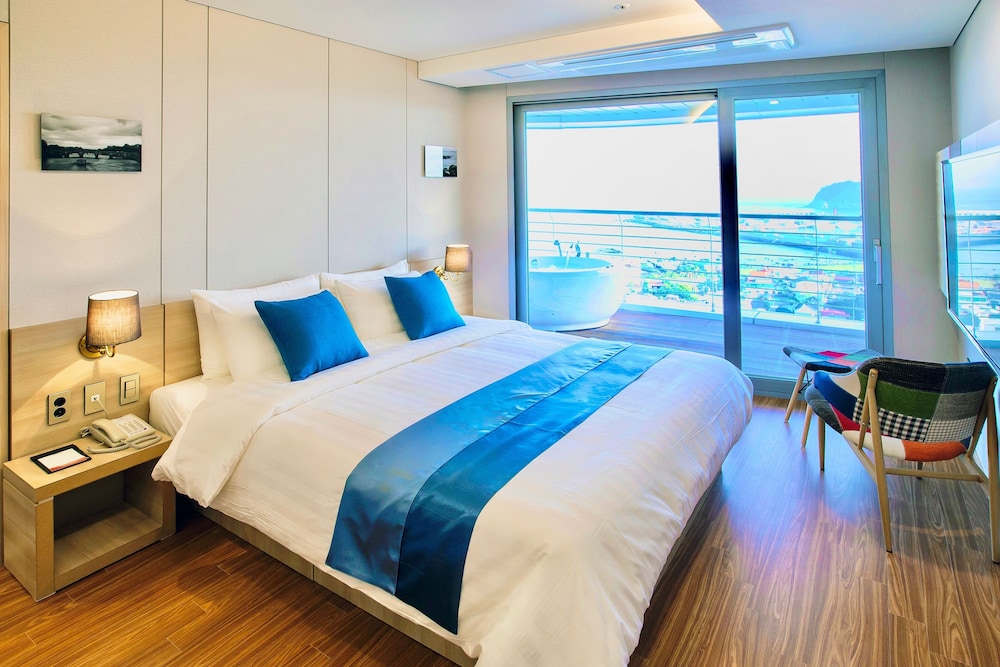Royal, Suite, 2 Double Beds, Panoramic View, No Parking