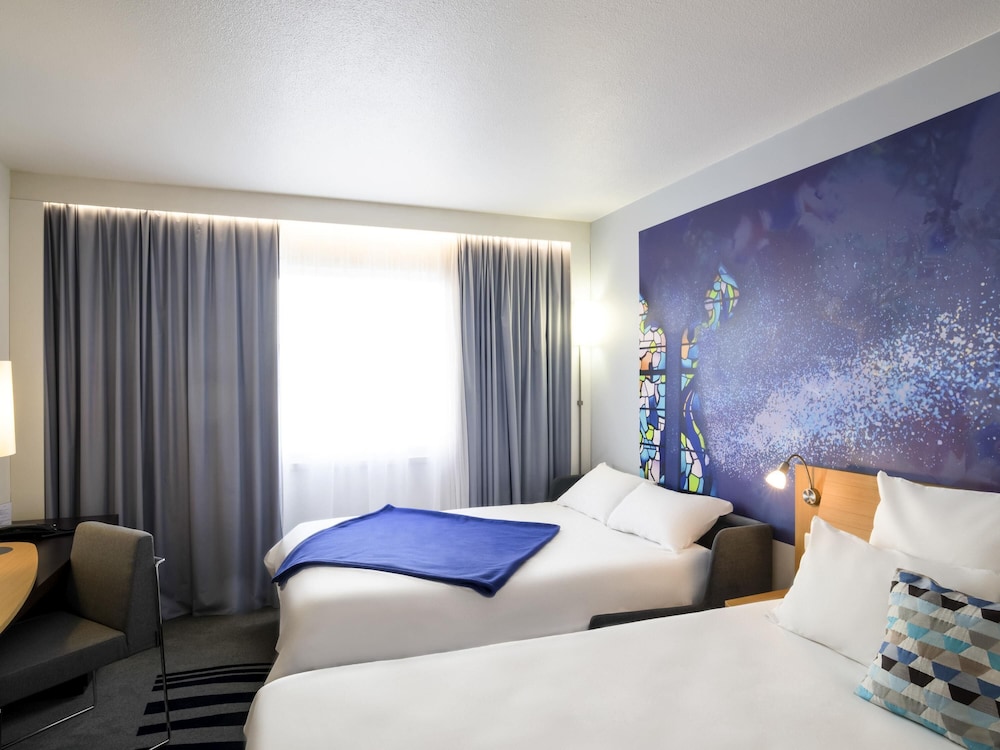 NOVOTEL MASSY PALAISEAU 17/80