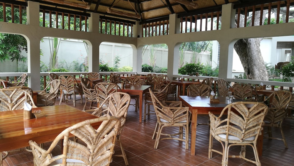 Munting Paraiso 52/66