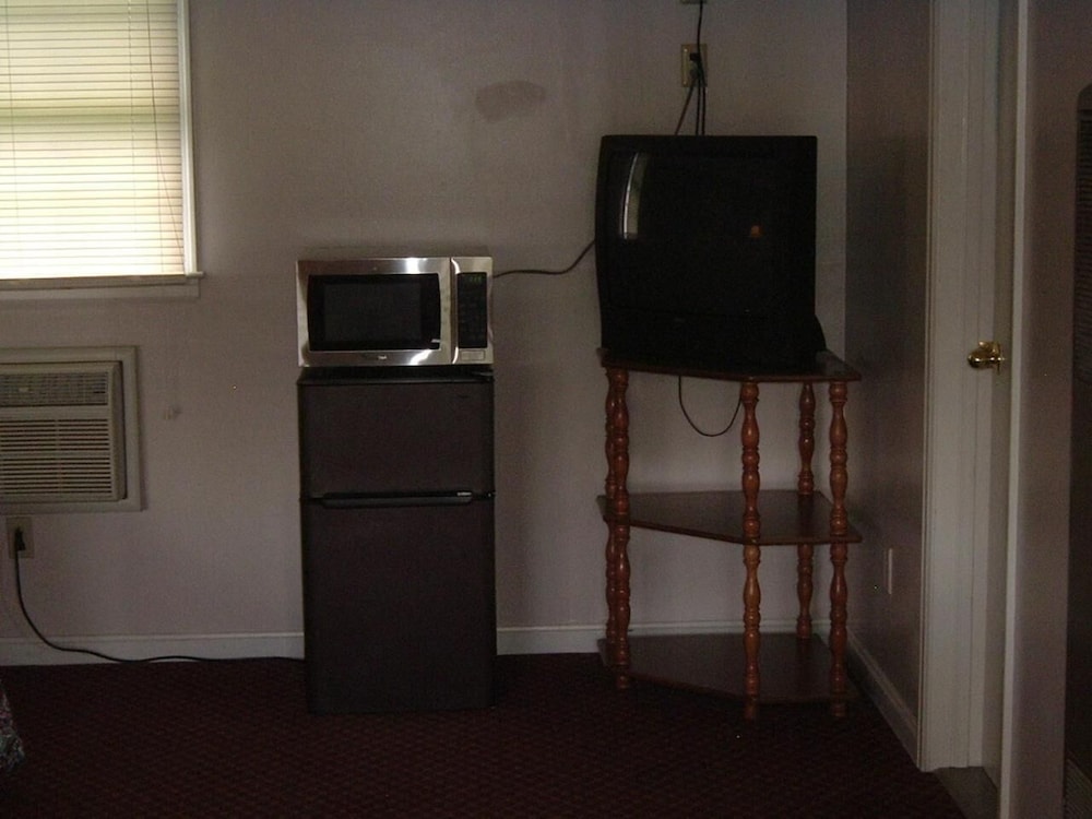 Fels Three Crown Motel 11/20
