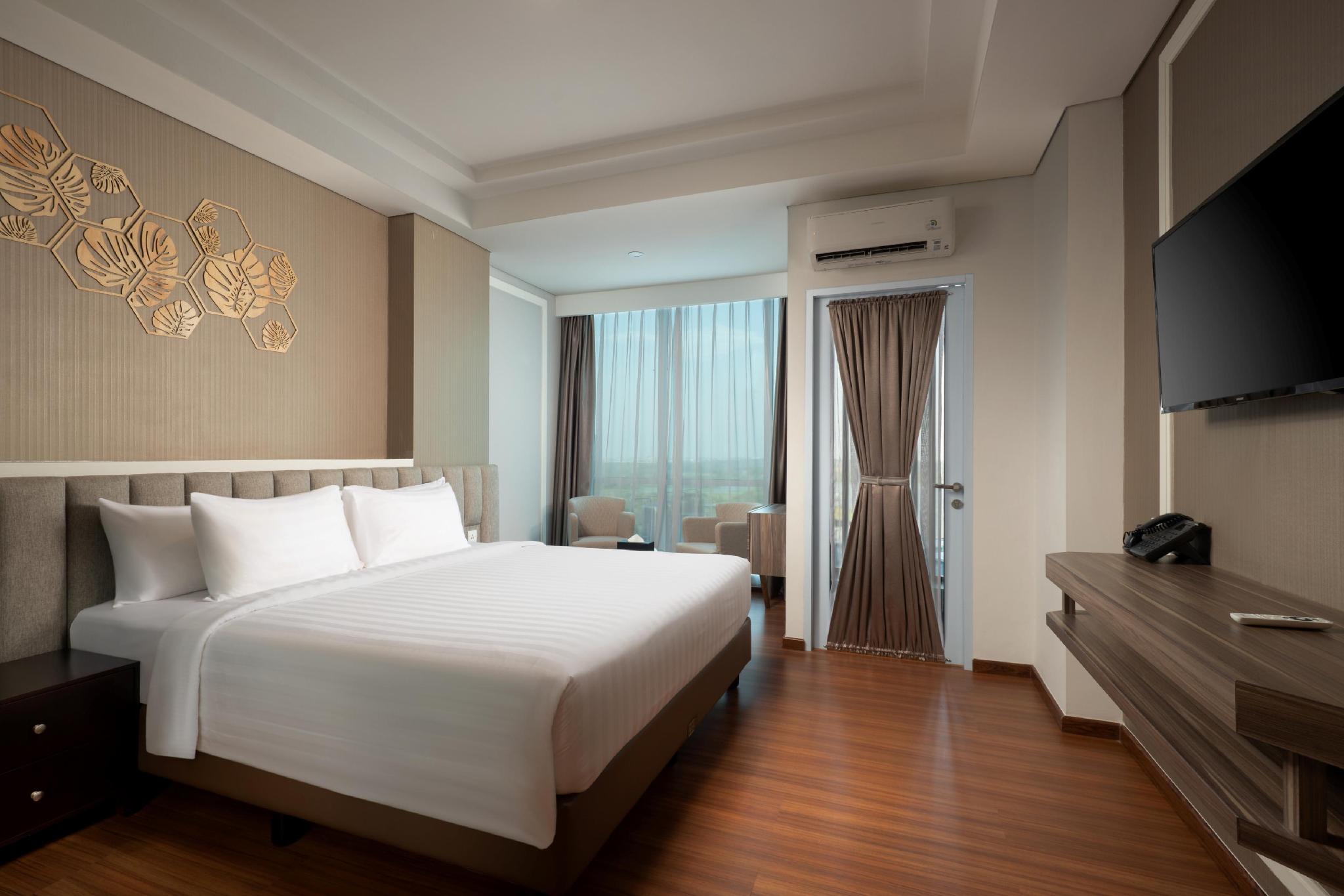 Deluxe with Forest View