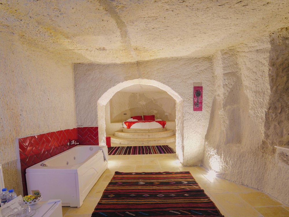 My Cave Suites 43/50
