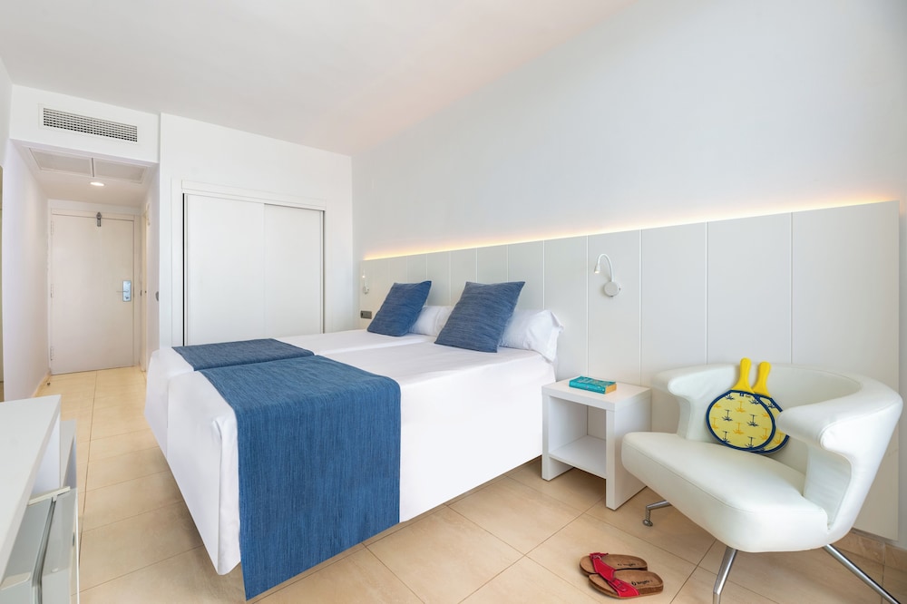 Vibra Algarb Hotel in IBIZA