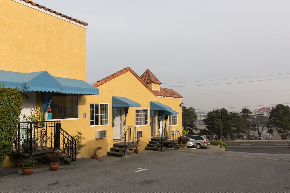 Alpine Inn And Suites 36/42