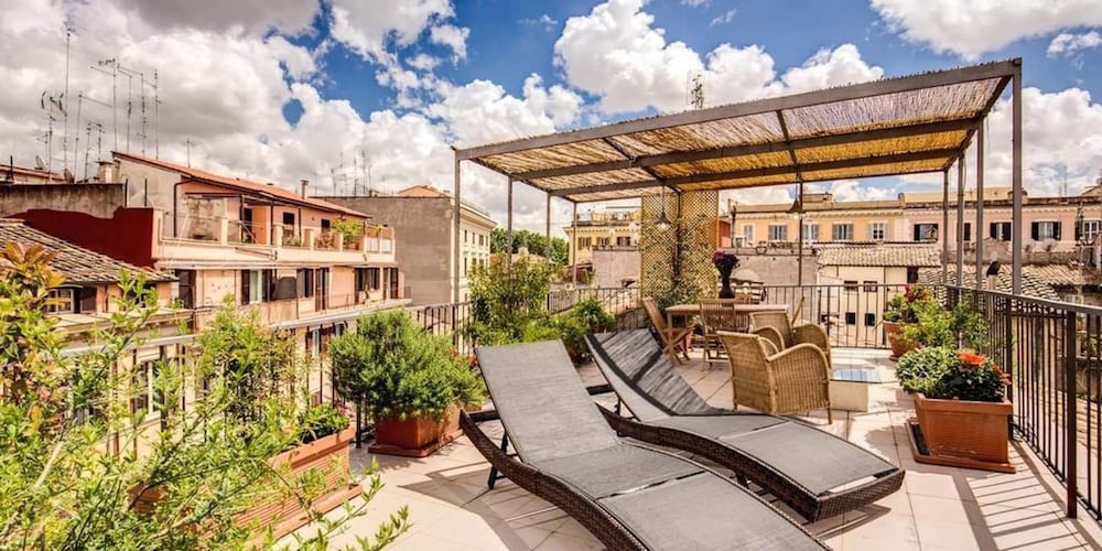 Trastevere Attic with private terrace 5/19