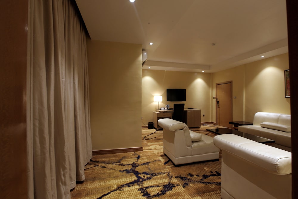 Bon Hotel Elvis 27/50