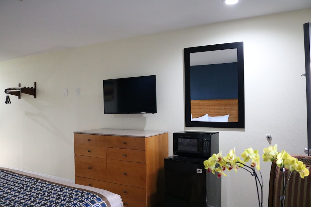 Valli Hi Motel 34/44