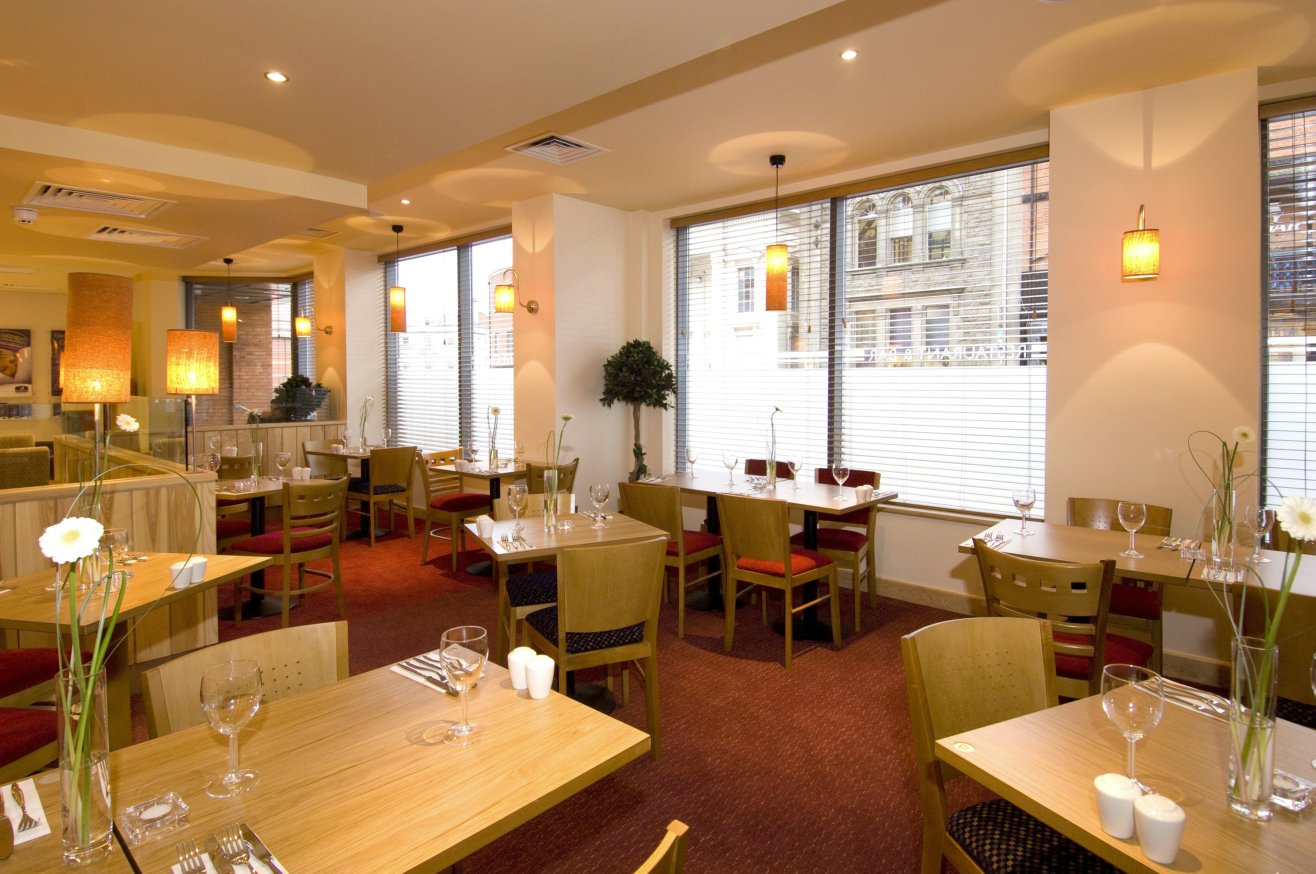 Premier Inn Chester (Railway Station) 31/42